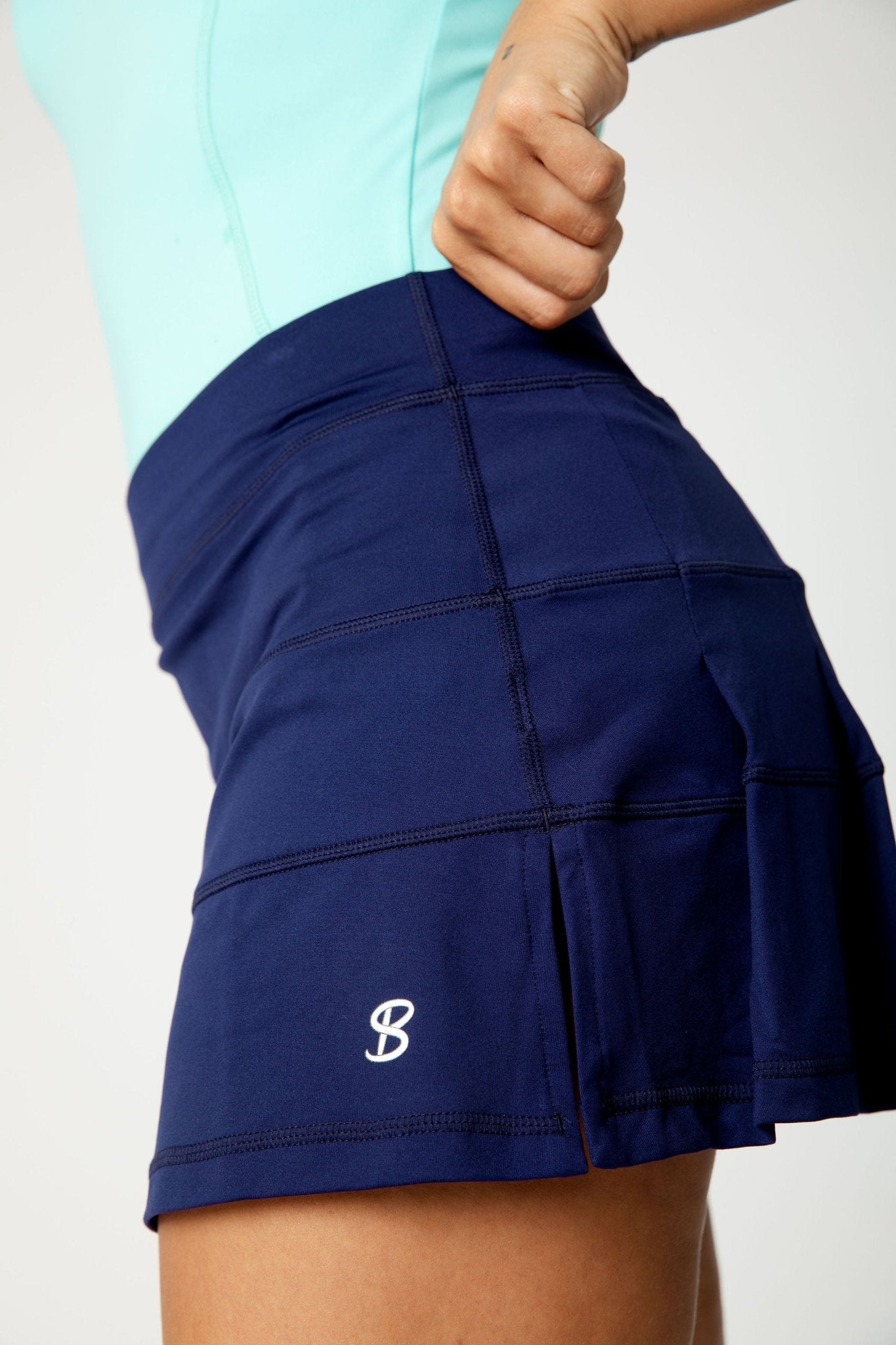 #color_navy